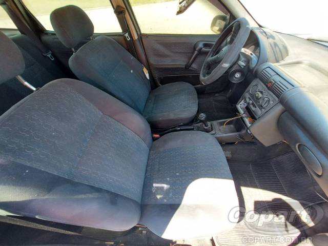 2001 CHEVROLET CORSA 