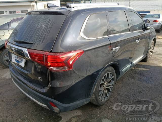2017 MITSUBISHI OUTLANDER 