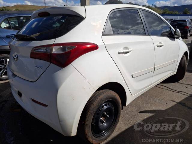 2015 HYUNDAI HB20 
