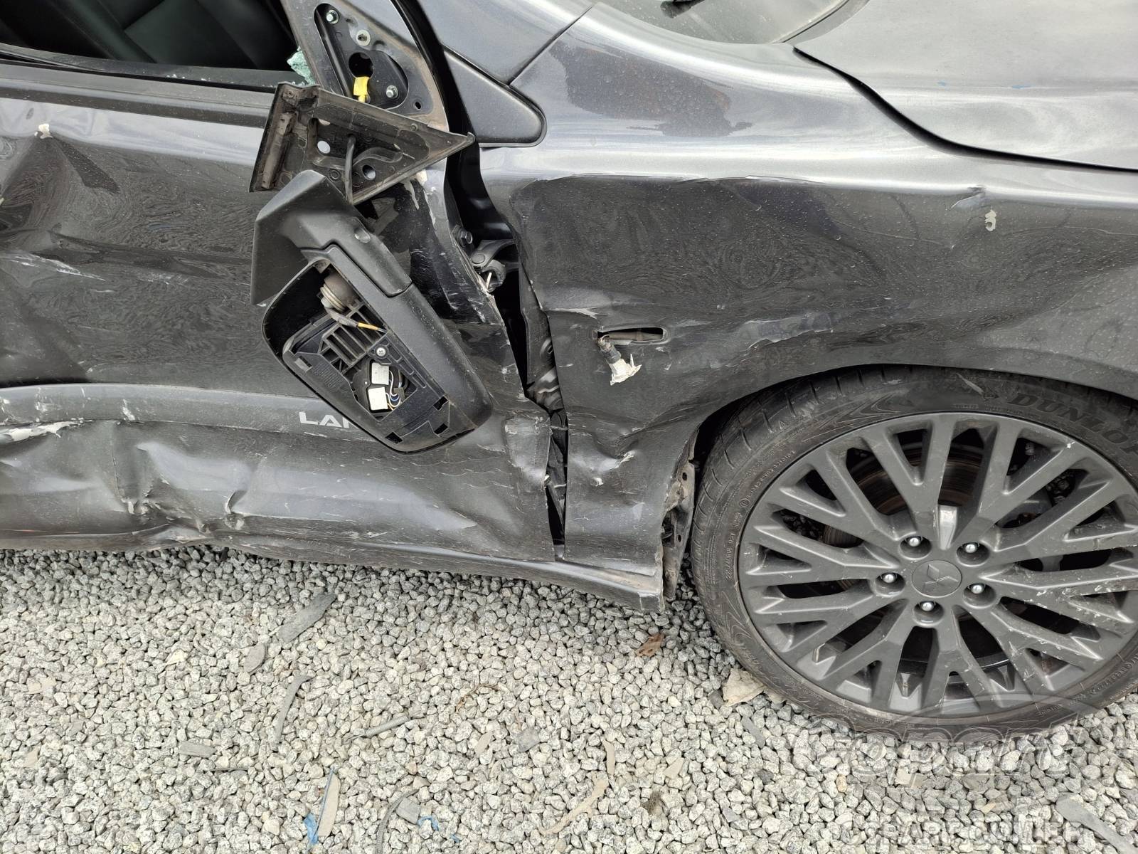 Foto 14 de 15: 2019 MITSUBISHI LANCER