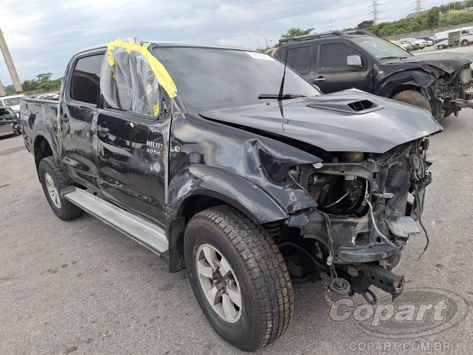 Toyota Hilux CD SRV 3.0 D-4D Turbo 2009 Médio Dano Frontal