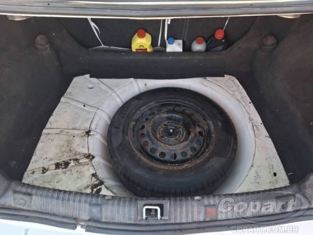 2000 CHEVROLET CORSA SEDAN 