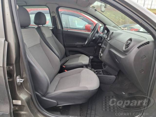 2010 VOLKSWAGEN VOYAGE 