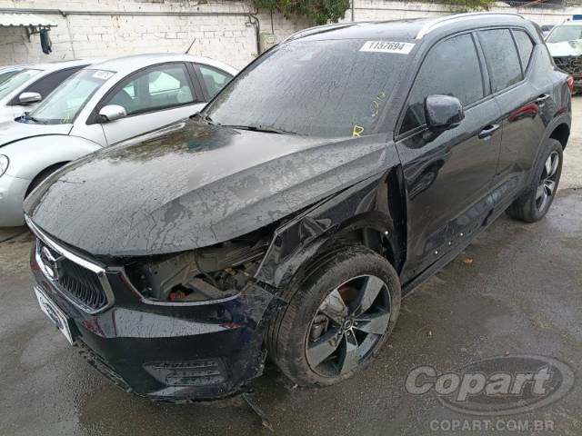 2019 VOLVO XC40 