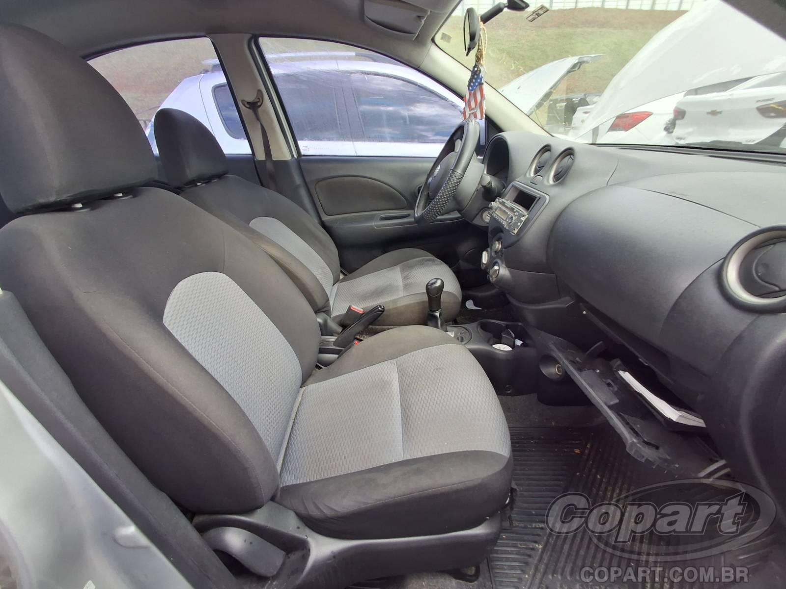 Foto 5: 2014 NISSAN MARCH