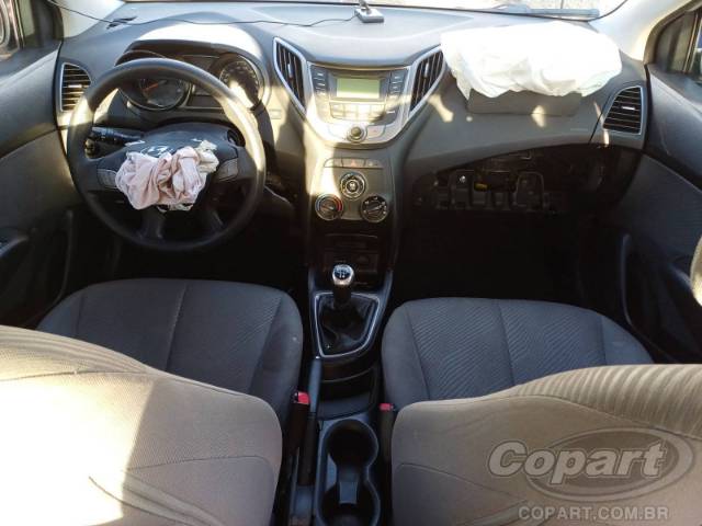 2015 HYUNDAI HB20S 