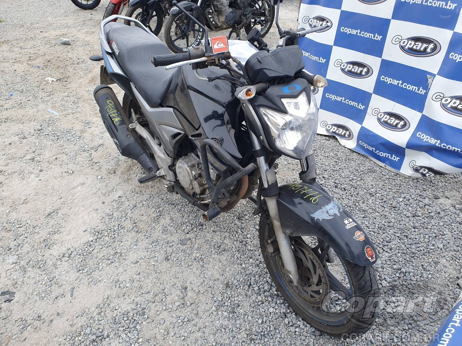 Veículo YAMAHA Fazer Yamaha Fazer YS 250 2015 Médio Dano Motor Dá Partida 2015 em leilão