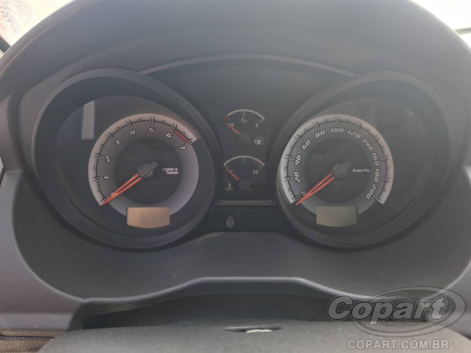 Foto 8 de 10: 2014 FORD FIESTA