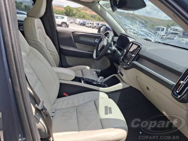 2021 VOLVO XC40 