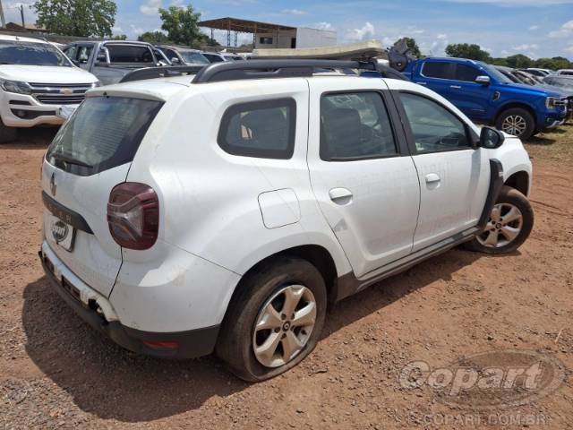2025 RENAULT DUSTER 