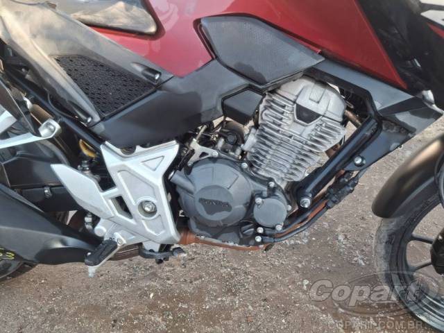 2025 HONDA CB 300F 
