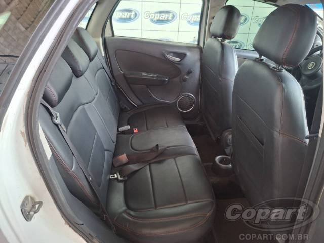2016 FIAT GRAND SIENA 