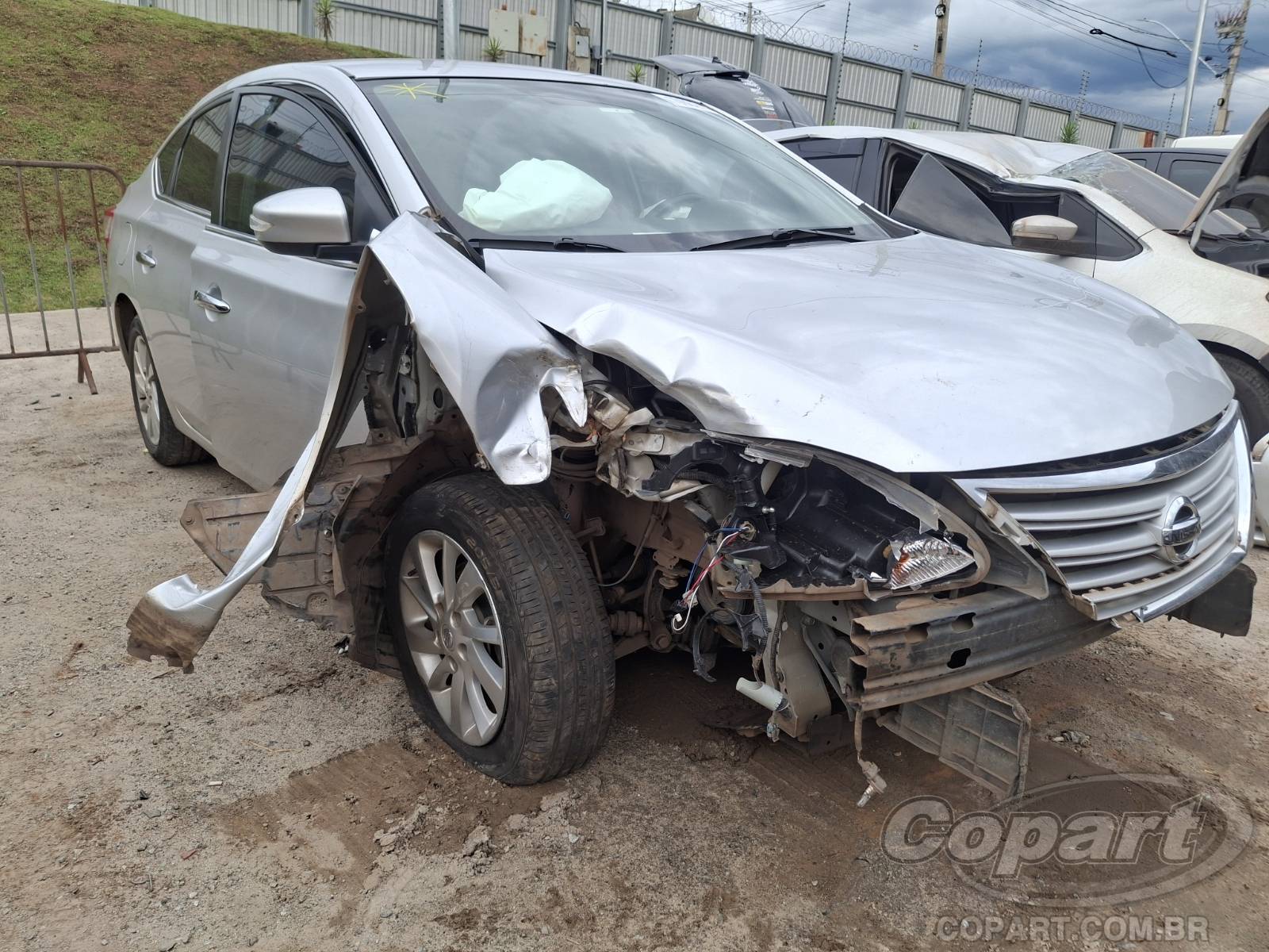 Veículo Nissan Sentra Nissan Sentra 2016 2016 em leilão