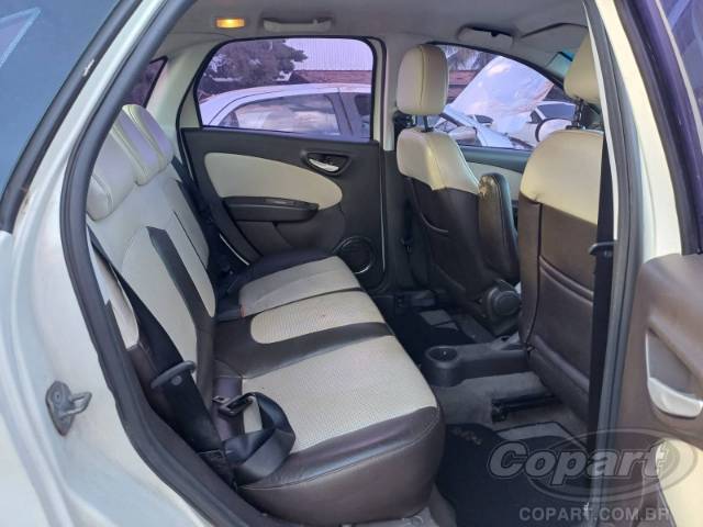 2015 FIAT GRAND SIENA 