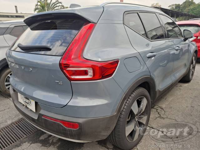 2020 VOLVO XC40 