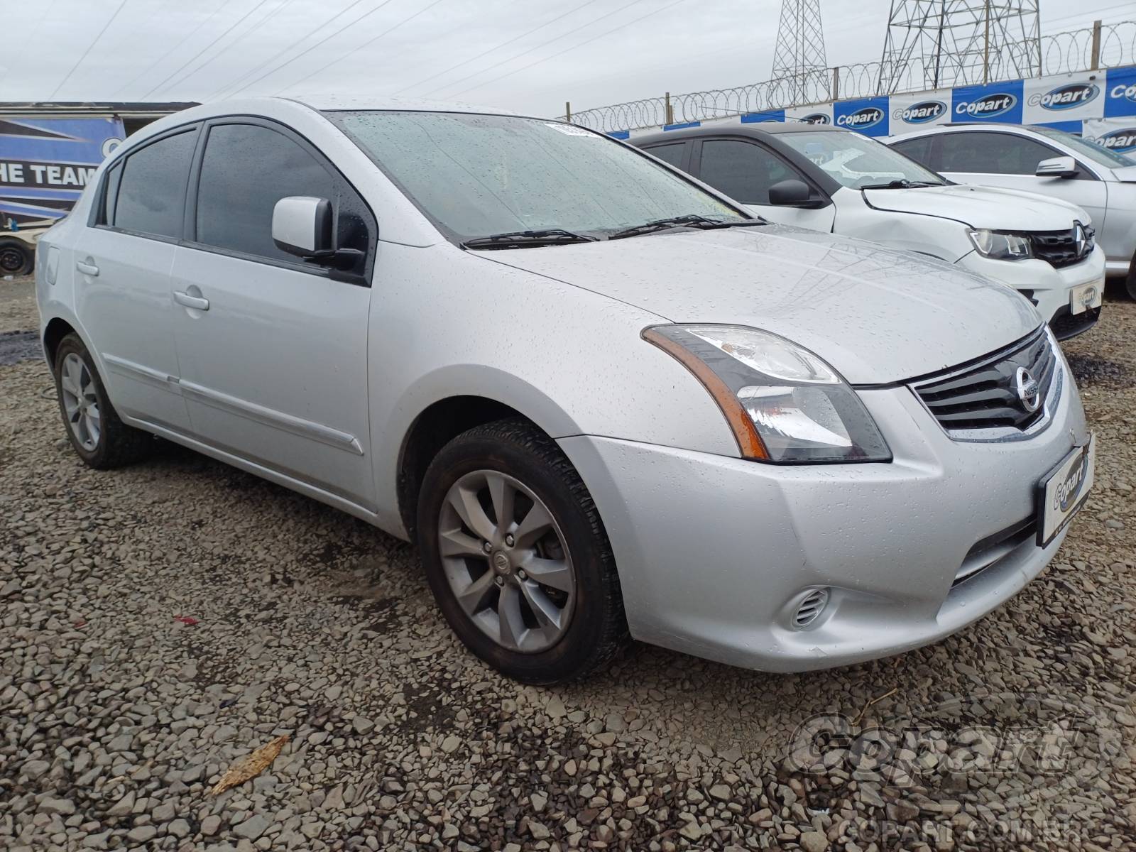 Veículo Nissan Sentra Nissan Sentra 2.0 16V 2013 Colisão 2013 em leilão