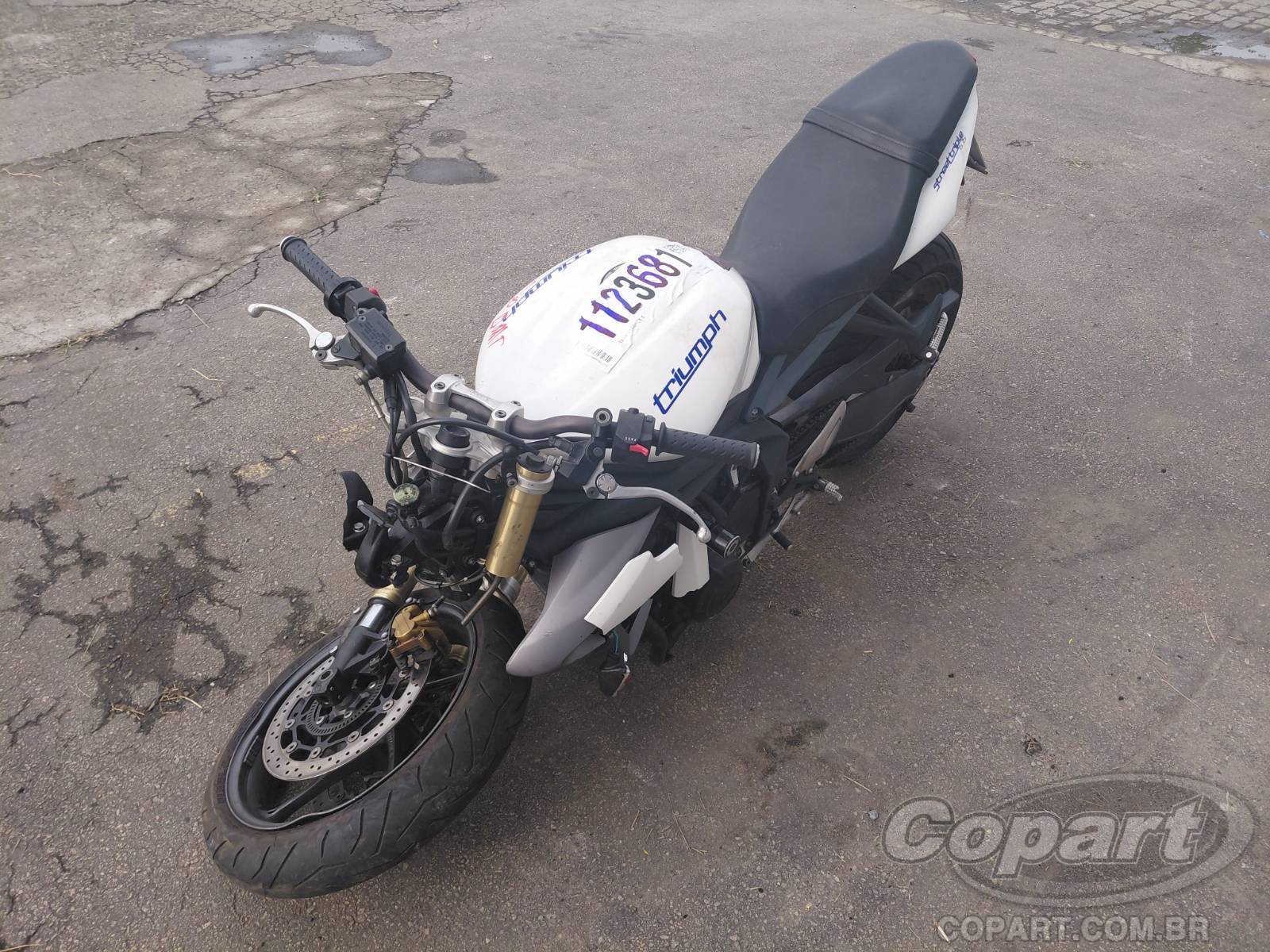 Foto 2: 2014 TRIUMPH STREET TRIPLE