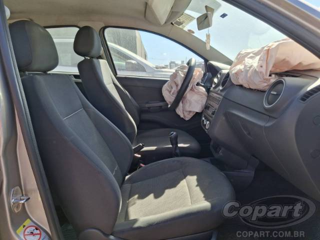 2014 VOLKSWAGEN VOYAGE 