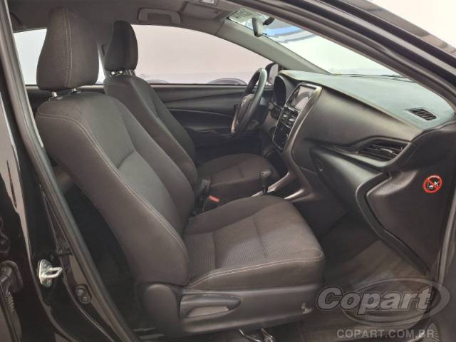 2025 TOYOTA YARIS SEDA 