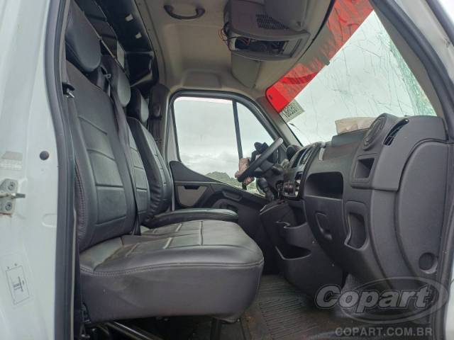 2025 RENAULT MASTER FURGAO 