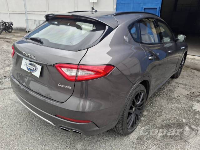 2017 MASERATI LEVANTE 