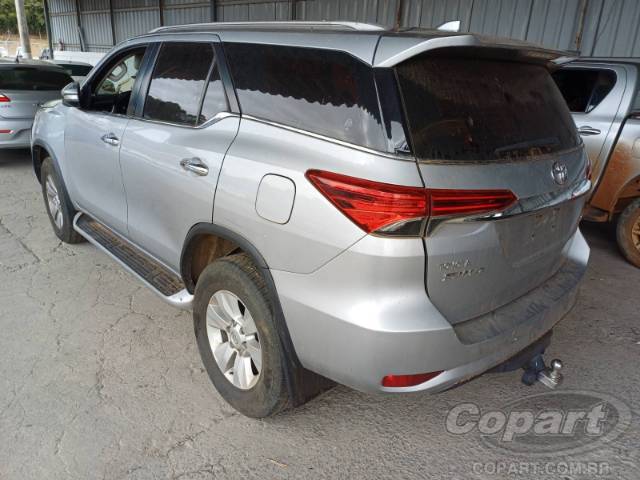 2016 TOYOTA HILUX SW4 