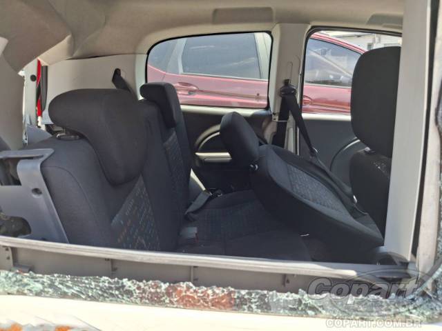 2014 FIAT UNO 
