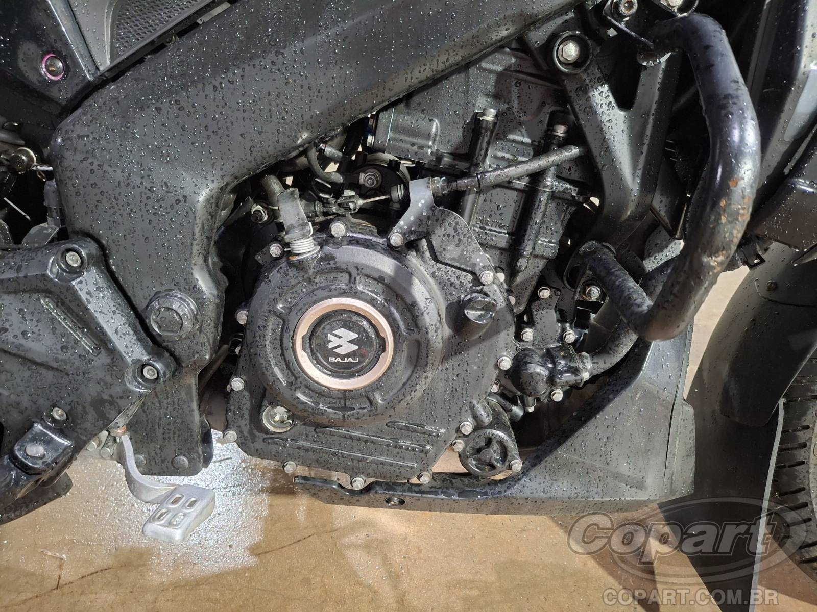 2025 BAJAJ DOMINAR — foto 6 de 10