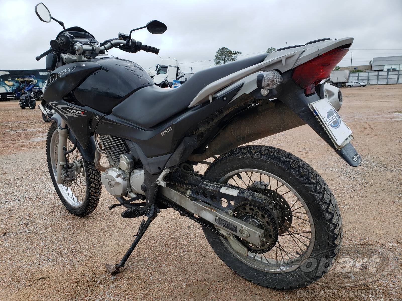 Foto 8 de 10: 2013 HONDA NX 400I