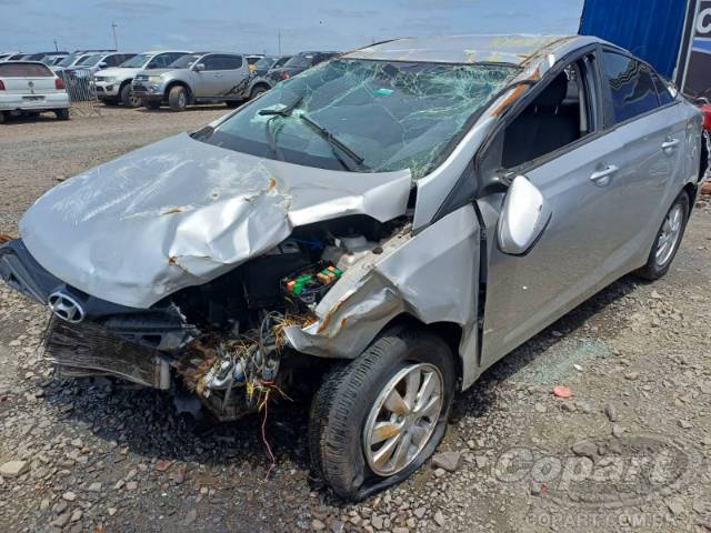 2014 HYUNDAI HB20S 