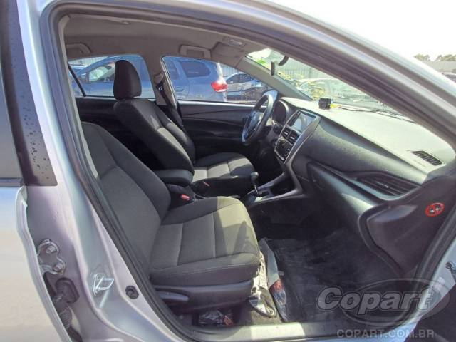 2023 TOYOTA YARIS SEDA 