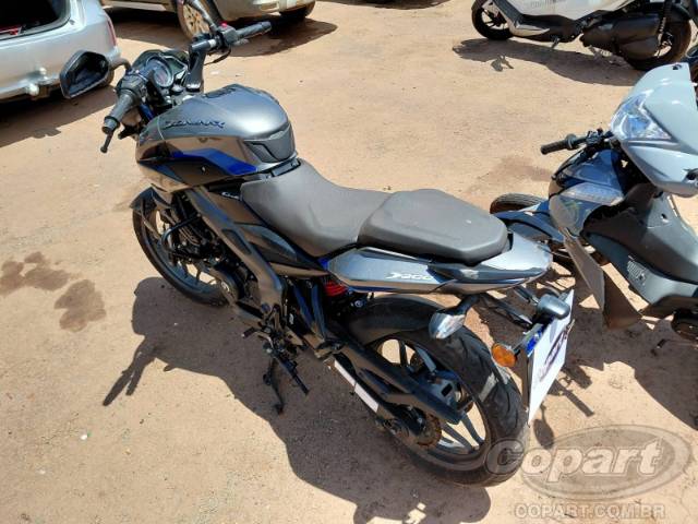 2025 BAJAJ DOMINAR 