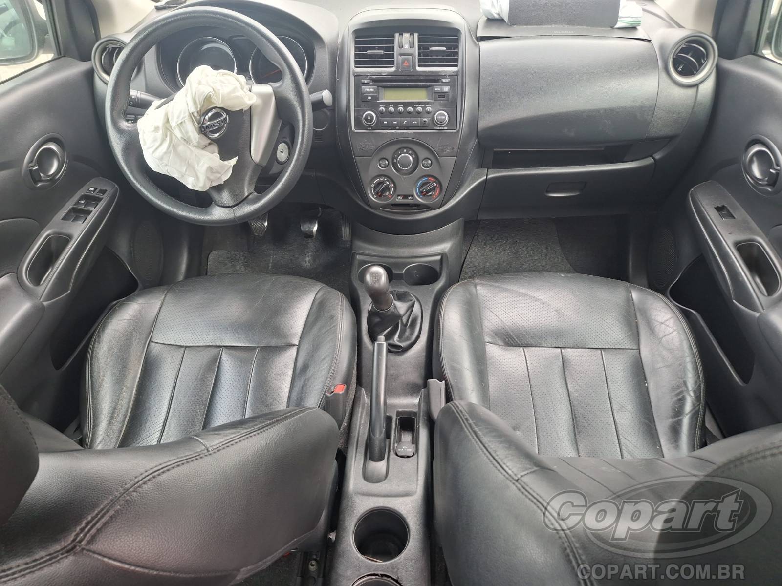 2019 NISSAN VERSA — foto 9 de 10