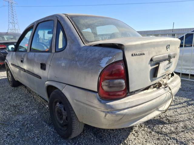 2003 CHEVROLET CORSA SEDAN 