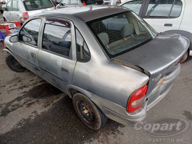 2004 CHEVROLET CORSA SEDAN 