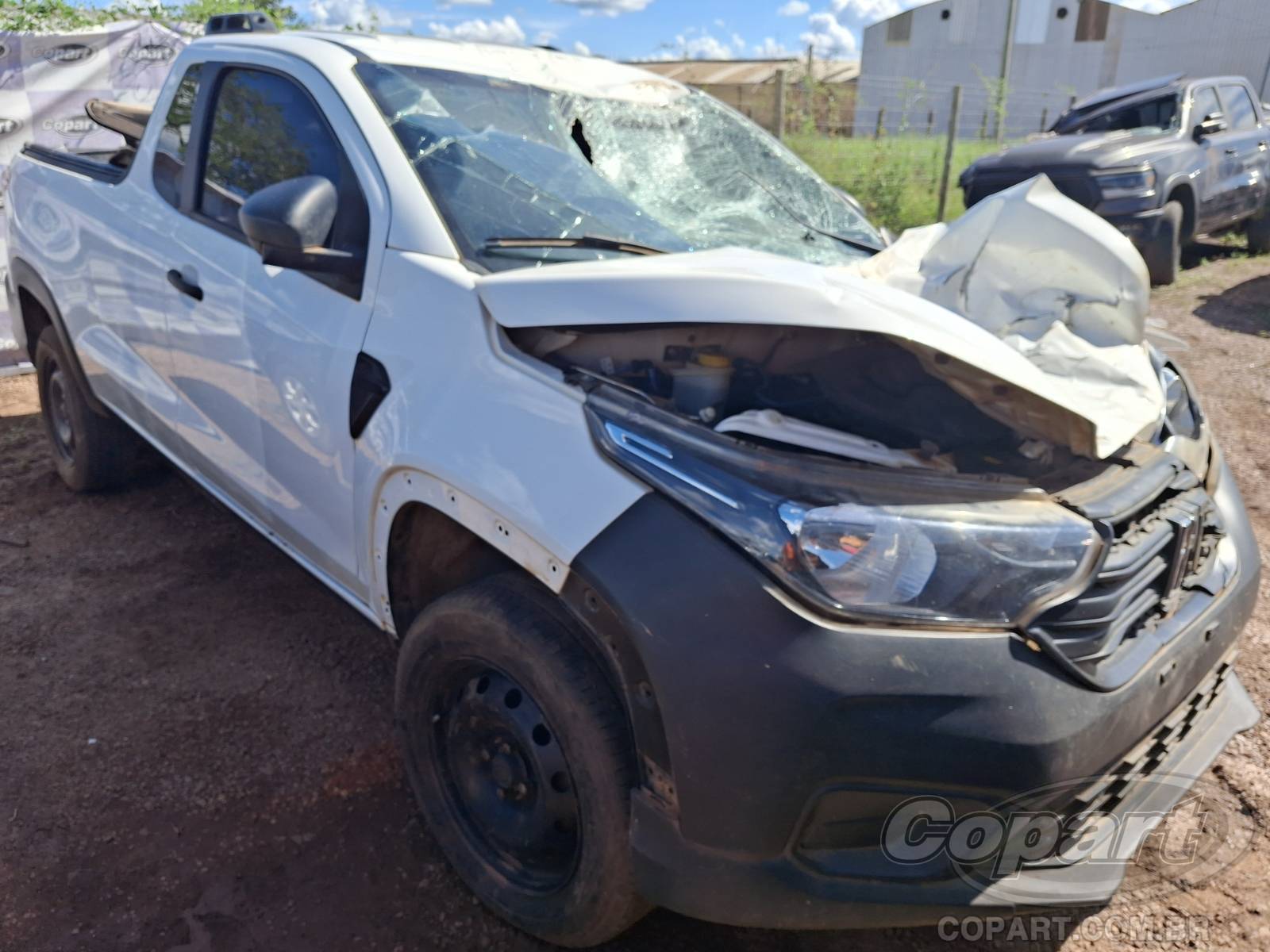 Fiat Strada Endurance 1.4 Fire 2023 Médio Dano Teto