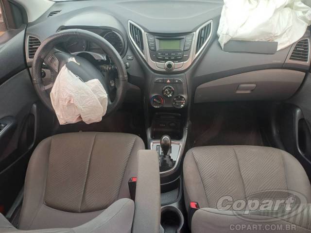2015 HYUNDAI HB20S 