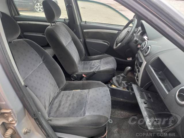 2009 RENAULT LOGAN 