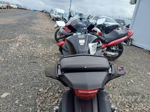 2025 YAMAHA YZF R15 