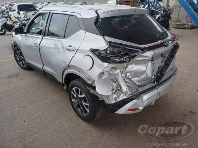 2024 NISSAN KICKS 