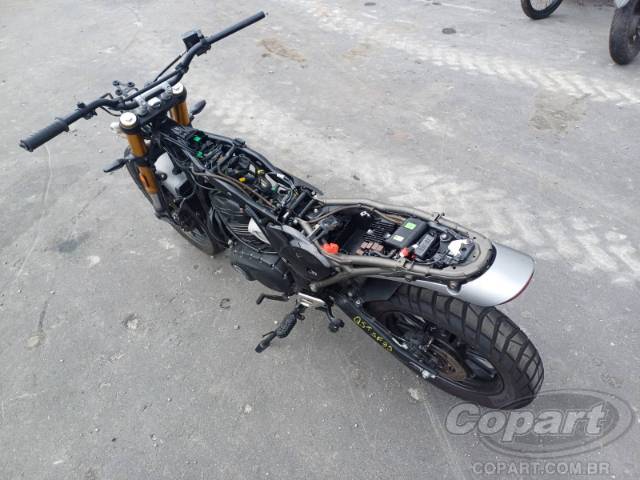 2025 TRIUMPH SCRAMBLER 