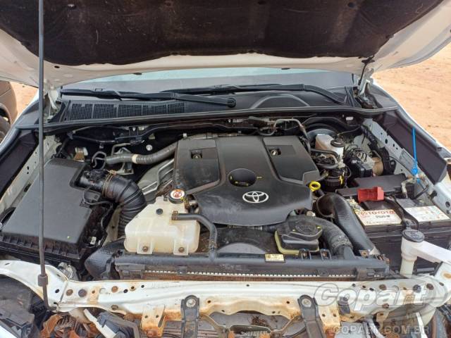 2024 TOYOTA HILUX CD 