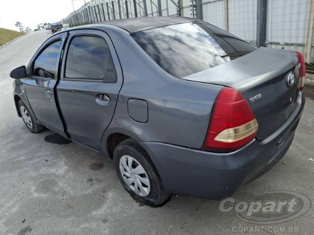 2015 TOYOTA ETIOS SEDA 