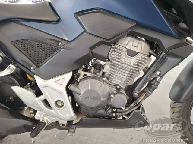 2025 HONDA CB 300F 