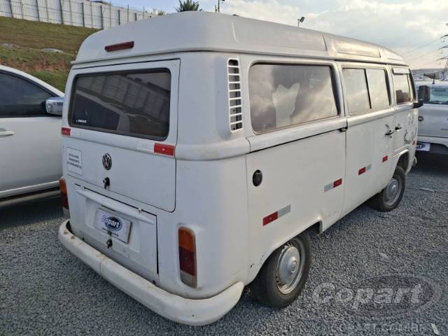 2011 VOLKSWAGEN KOMBI 