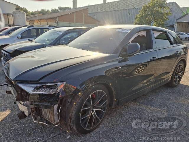 2022 AUDI Q8 