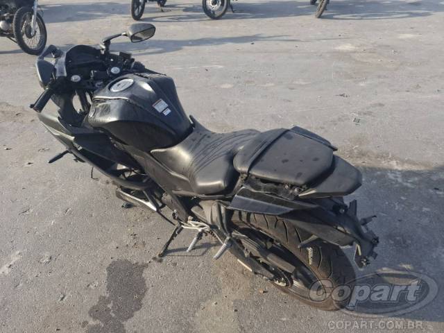 2025 YAMAHA YZF R15 