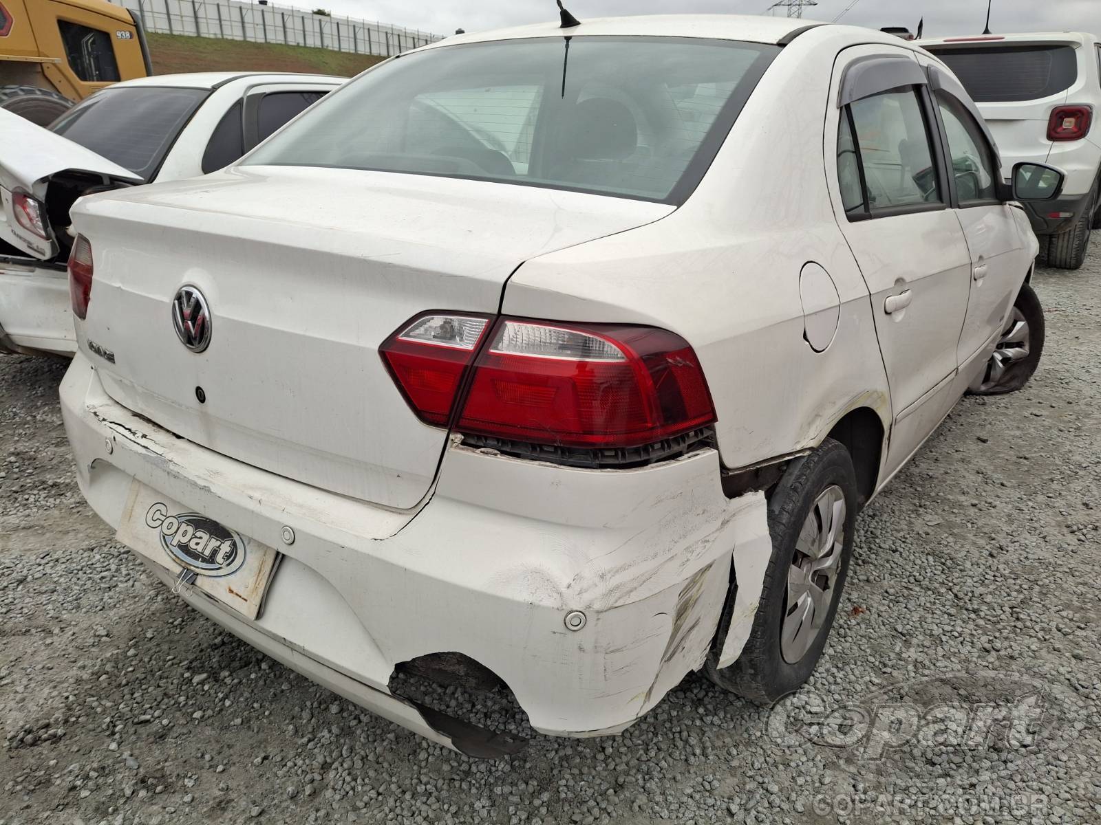 2013 VOLKSWAGEN VOYAGE — foto 4 de 15