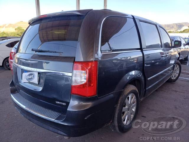 2011 CHRYSLER TOWN   COUNTRY 