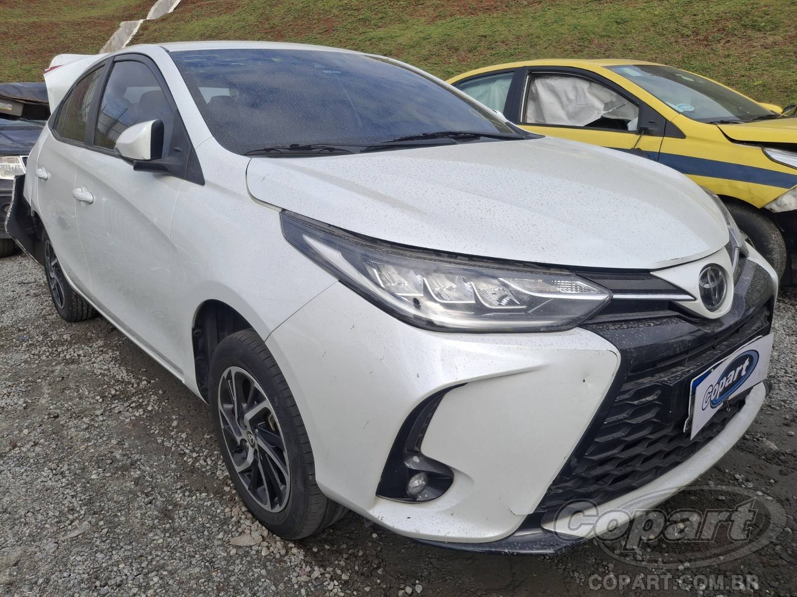 Toyota Yaris Seda 1.5 16V Dual VVT-i